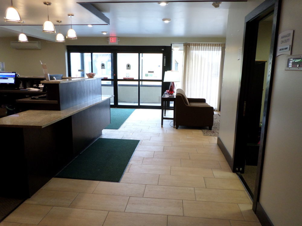 Quality Inn Bangor Airport Exterior photo